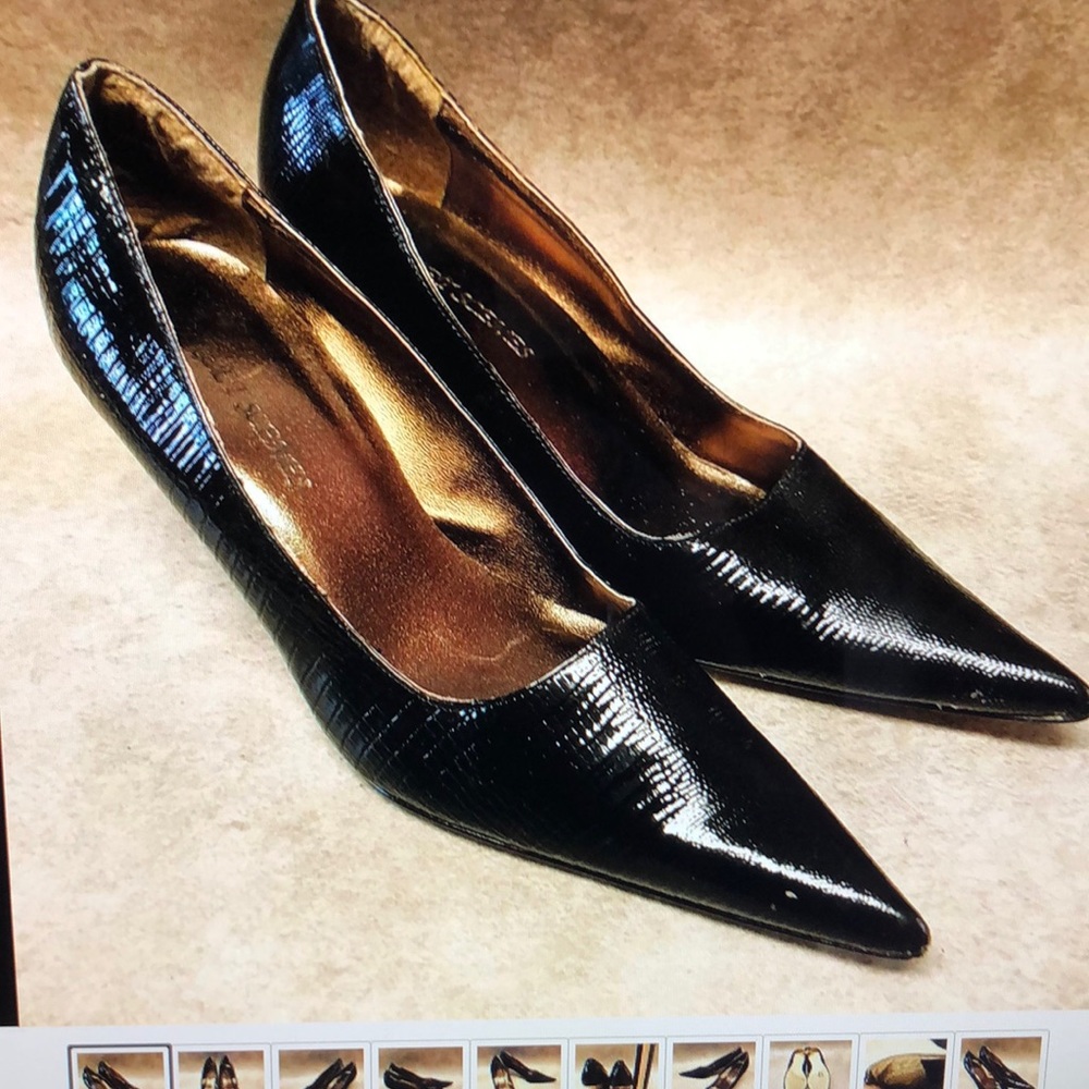 Street Scenes Women slip on pump